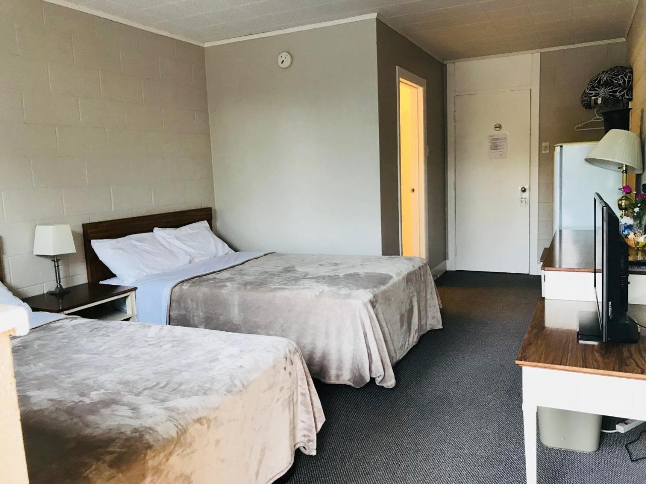 Manitou Motor Inn Extérieur photo